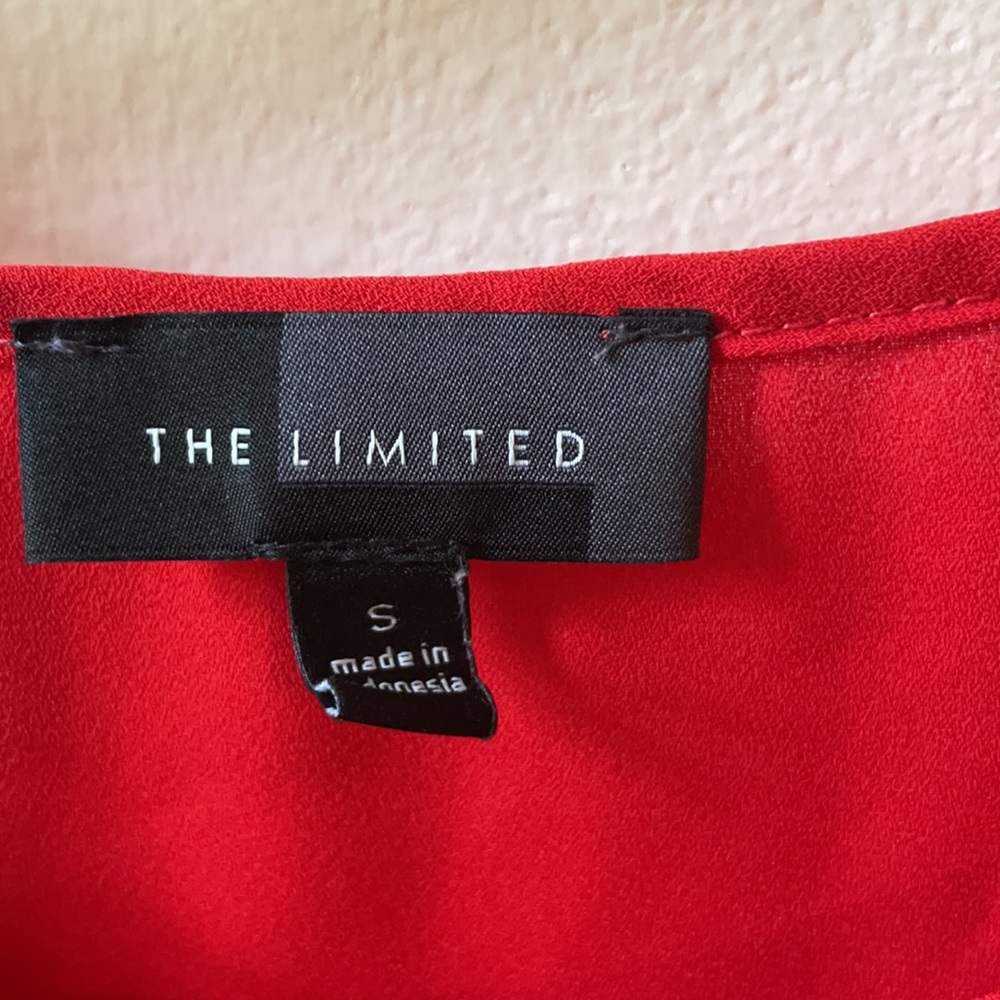 Red blouse - Picture 2 of 4